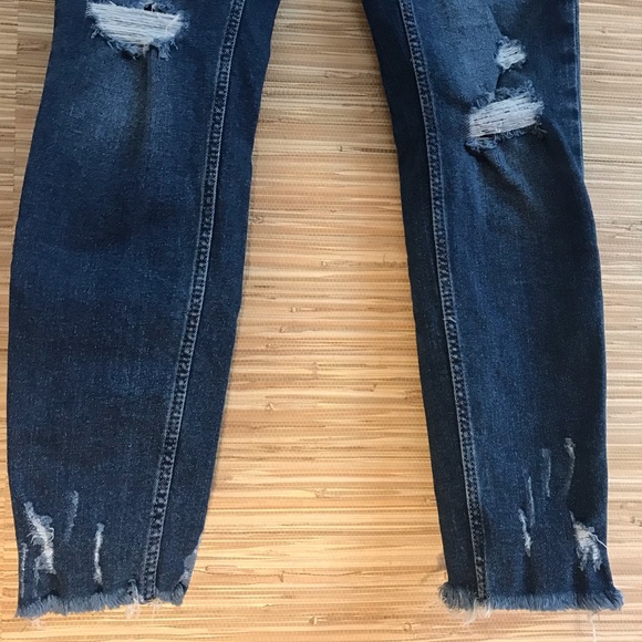 ZARA Z1975 Mid Rise Distressed Skinny Ankle Jeans - Picture 4 of 8
